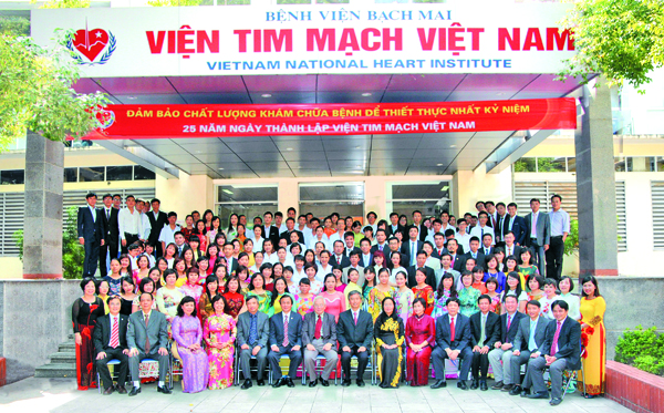 Đội ngũ y bác sĩ Viện Tim mạch Việt Nam 